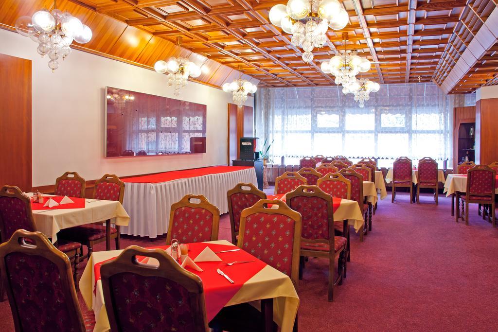 Hotel Merkur - Jablonec Nad Nisou Exterior foto