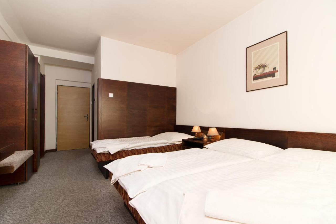 Hotel Merkur - Jablonec Nad Nisou Exterior foto